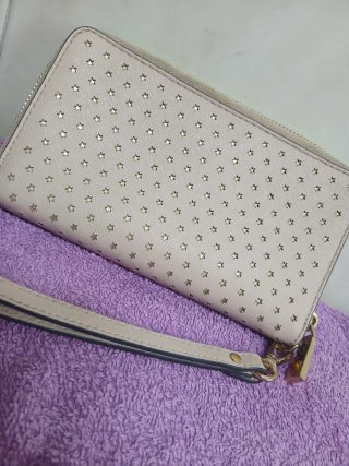 Cartera Michael Kors Beige con Estrellas Doradas