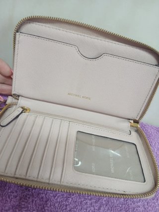 Cartera Michael Kors Beige con Estrellas Doradas
