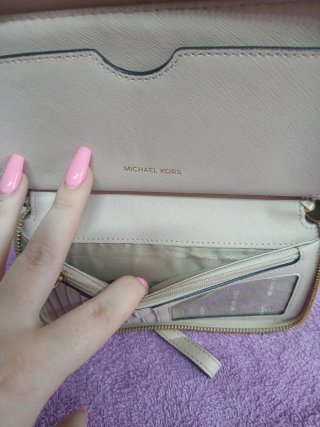 Cartera Michael Kors Beige con Estrellas Doradas
