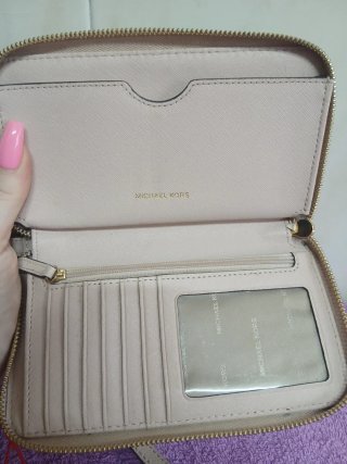 Cartera Michael Kors Beige con Estrellas Doradas