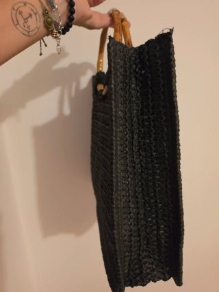 Bolso negro rafia asas bambú