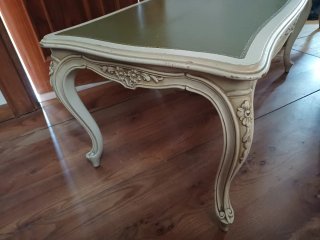 Mesa baja Luis XV verde y blanca