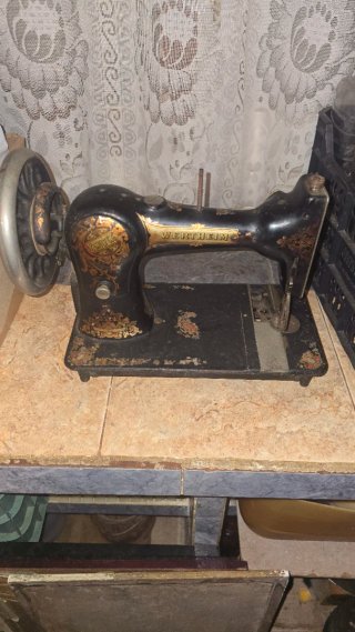 Máquina de coser Wertheim vintage