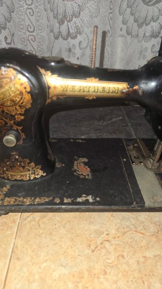 Máquina de coser Wertheim vintage