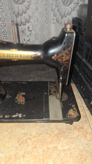 Máquina de coser Wertheim vintage