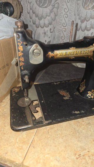 Máquina de coser Wertheim vintage