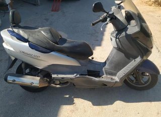 Piloto trasero suzuki burgman 150 . 7518