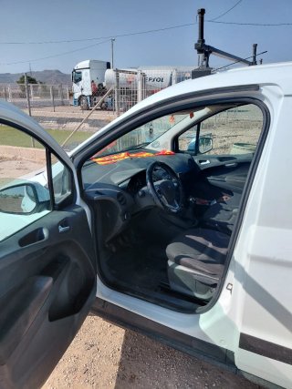 ford transit courier  courier 2018