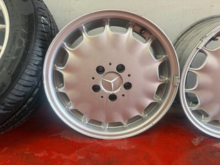 Llantas Mercedes Clase S W140 16” ET51 con 2 neum.