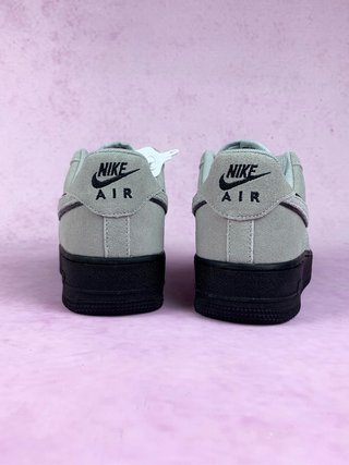 Nike Air Force 1 '07 LV8