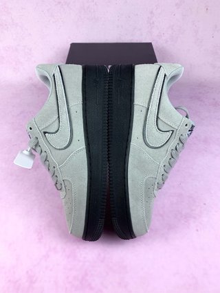 Nike Air Force 1 '07 LV8