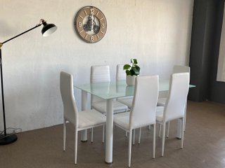 Nuevo comedor mesa con 6 sillas blanca