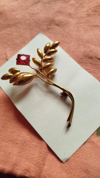 Broche Antiguo Flor Roja y Dorada Años 40