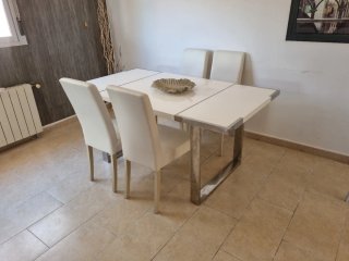 Mueble TV y comedor blanco