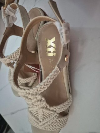 Sandalias cuña beige veganas