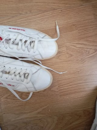 Zapatillas Reebok Blancas y Rojas