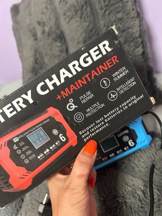 Cargador Batería Coche 12V COREBOX