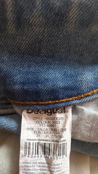 Pantalón corto vaquero degradado DESIGUAL T31