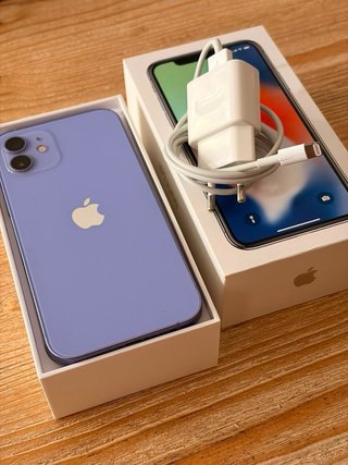 Movil iPhone 12 purpura en muy buen estado