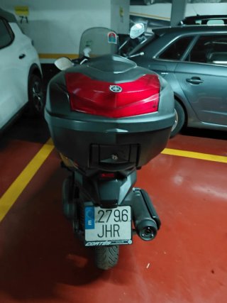 Moto Scooter Negra y Gris