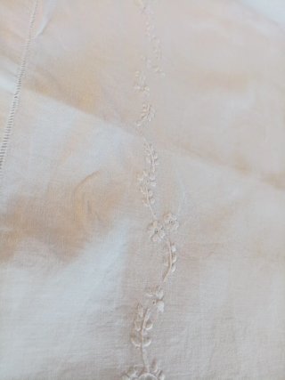 Lenzuola lino ricamate floreali