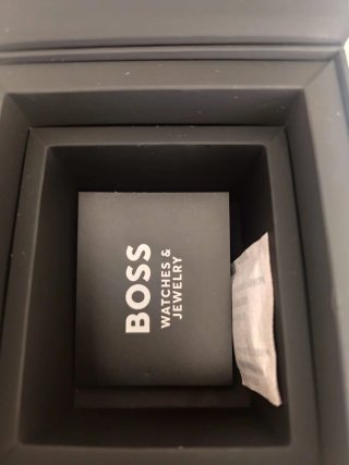 Reloj Hugo Boss Hombre Gris y Plateado muy sexy.
