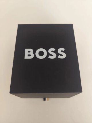 Reloj Hugo Boss Hombre Gris y Plateado muy sexy.