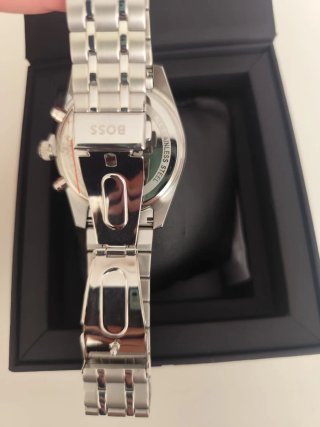 Reloj Hugo Boss Hombre Gris y Plateado muy sexy.