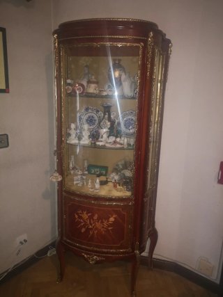 Vitrina vintage, madera marquetería y bronce, 1980