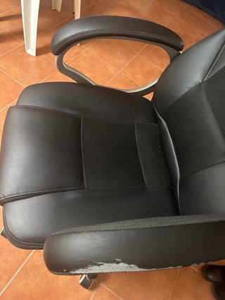 Silla de oficina ergonómica negra