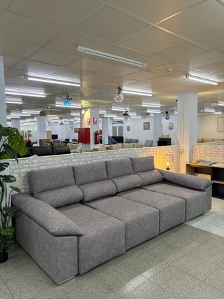 Sofa nuevo con arcones y asientos extraibles