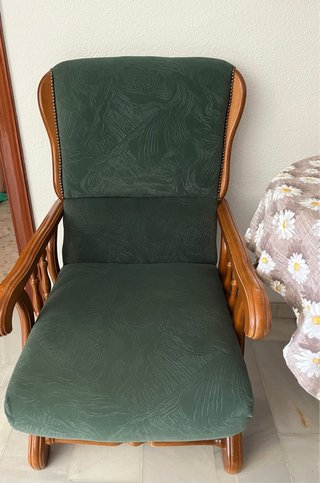 Sillón de mercedera tapizado
