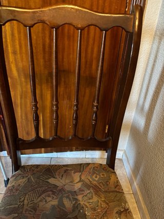 Mesa de madera y 6 sillas