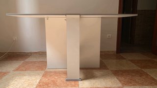 Mesa plegable libro blanca.