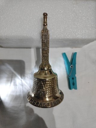 2 Jarrones y 1 Campanilla  (Laton y Bronce)