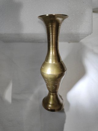 2 Jarrones y 1 Campanilla  (Laton y Bronce)