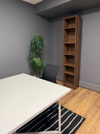 Mesa de comedor blanca metálica