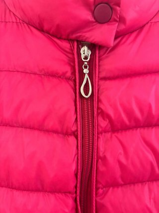 Chaqueta de plumas fucsia