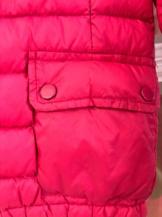 Chaqueta de plumas fucsia