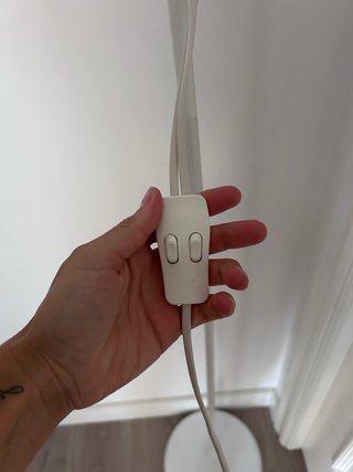 Lámpara de pie blanca