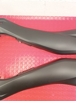 XMAX 400 Yamaha 18-20 cubierta lateral suelo