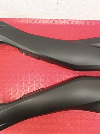 XMAX 400 Yamaha 18-20 cubierta lateral suelo