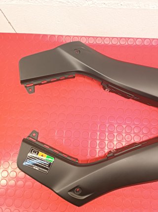 XMAX 400 Yamaha 18-20 cubierta lateral suelo