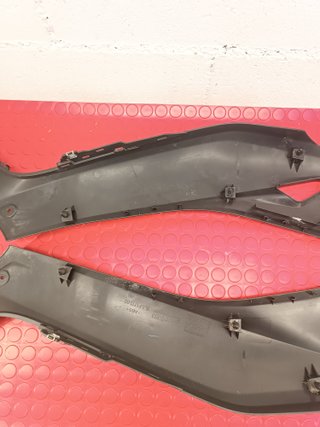 XMAX 400 Yamaha 18-20 cubierta lateral suelo