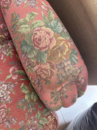 Sillón orejero floral