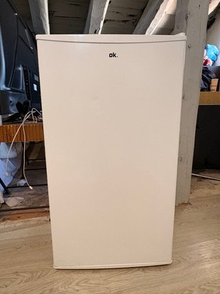 Nevera pequeña blanca