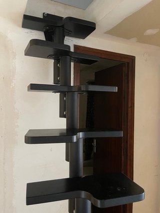 Escalera de hierro negra para altillo
