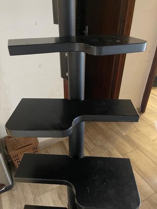 Escalera de hierro negra para altillo