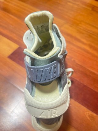 Nike Huarache Talla 44 Beige/Gris