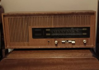 Radio antigua madera